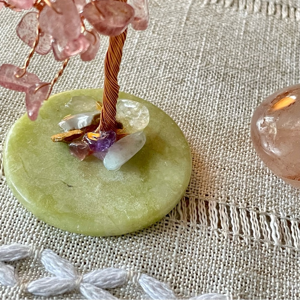 🍓Strawberry Quartz Crystal Tree & Palm Stone🍓 - Picture 6 of 15